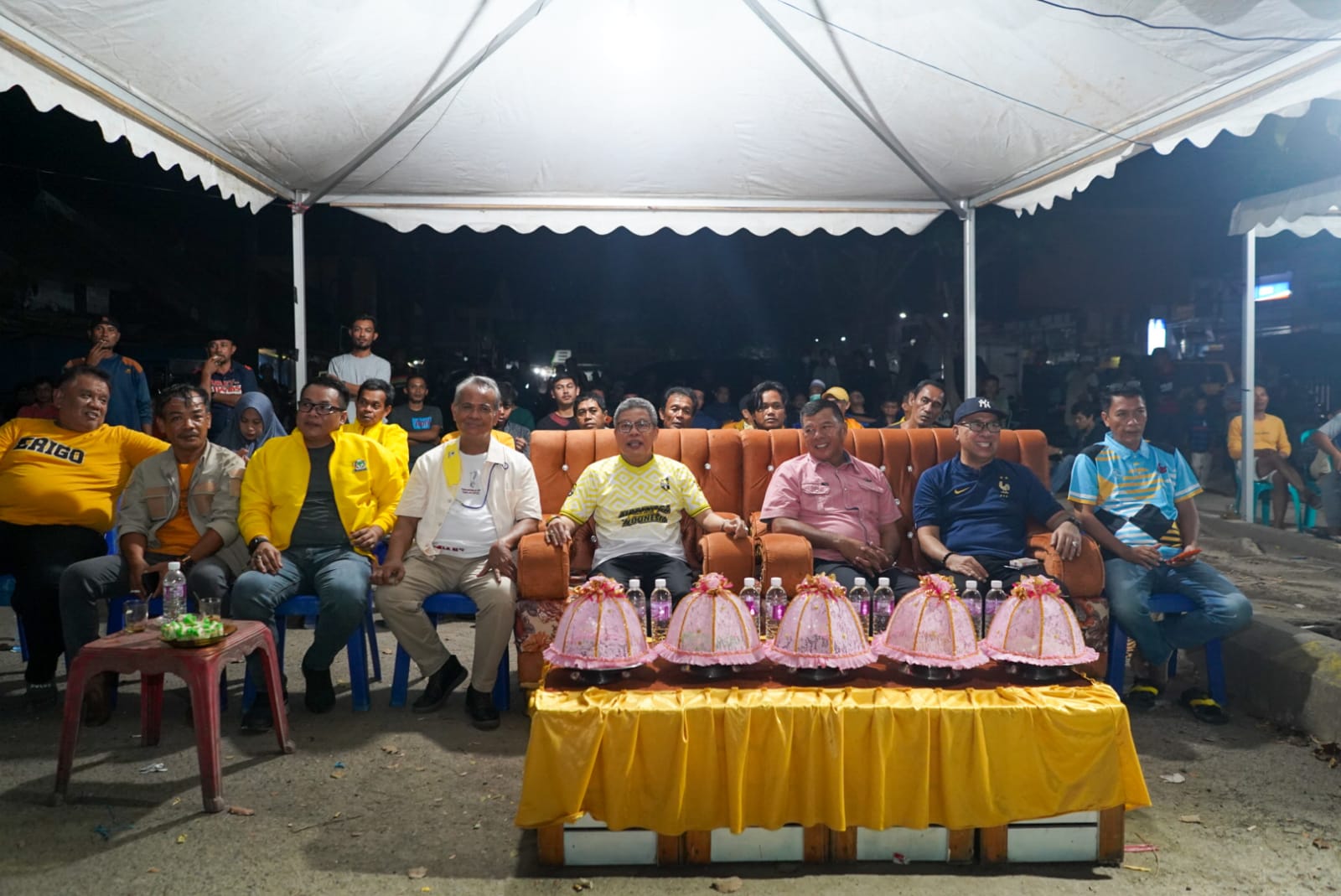 Taufan Pawe dan Bupati Andi Utta Nobar Final Piala Dunia di Pasar Sentral Bulukumba 